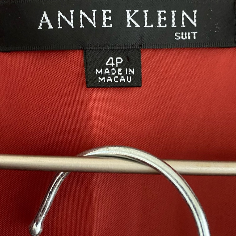 Anne Klein 2 Piece Burnt Red Blazer & Satin Hem Suit Sz 4, fits like a 6p. - Picture 8 of 9